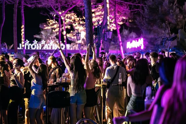 Disco Entry (Includes 1 Drink & Bistro Table)